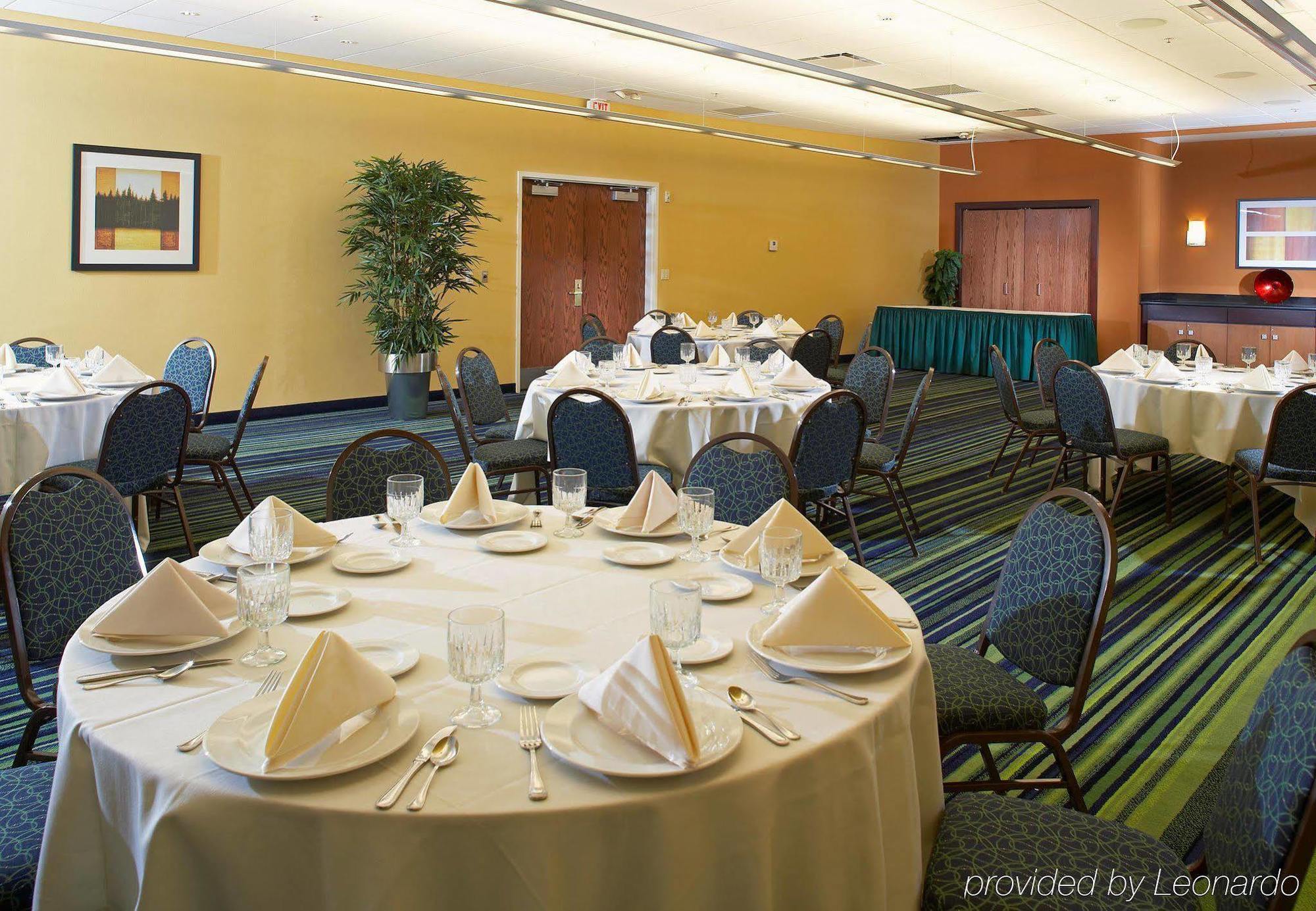 Fairfield Inn & Suites By Marriott Cleveland Beachwood Restaurant foto